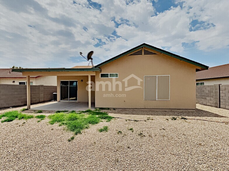 Building Photo - 5305 S 27th Dr