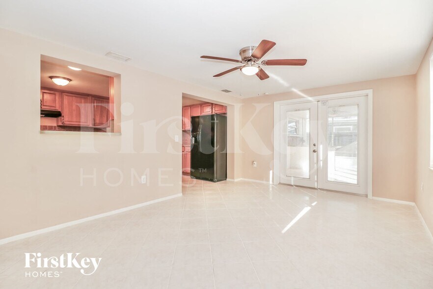 Building Photo - 7600 Topay Ln