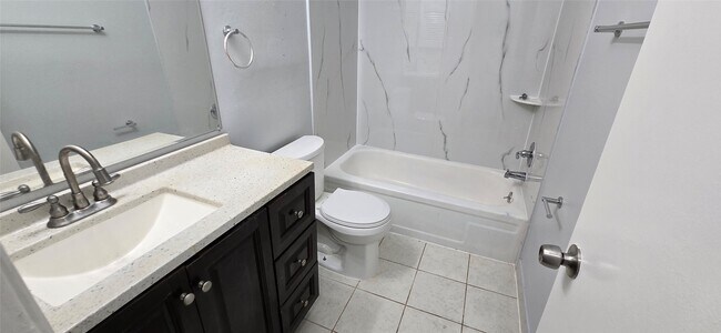 Building Photo - 6311 Dawnridge Dr