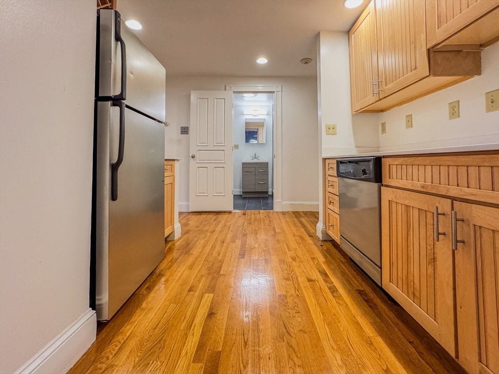 Building Photo - 195 Commonwealth Ave