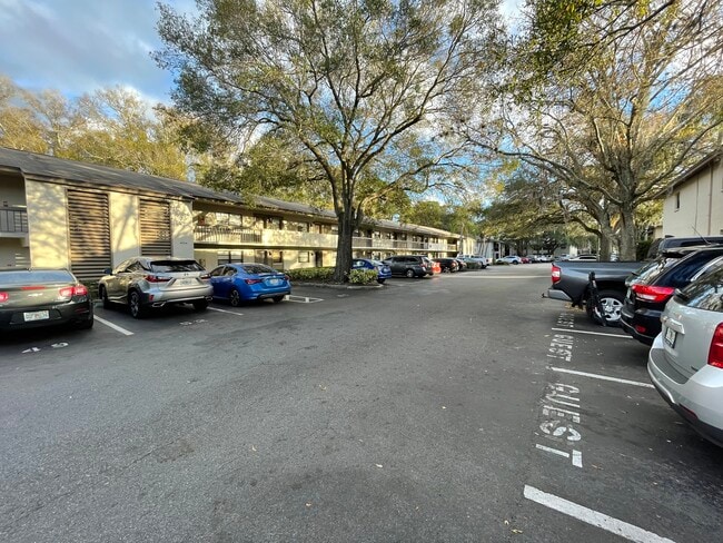 Building Photo - 3034 Eastland Blvd