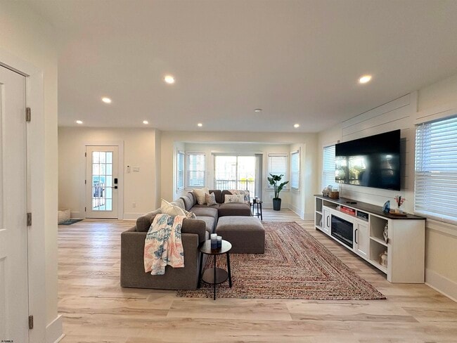 Building Photo - 6 N Jasper Ave