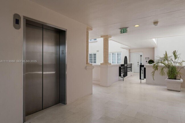 Building Photo - 19143 Fisher Island Dr