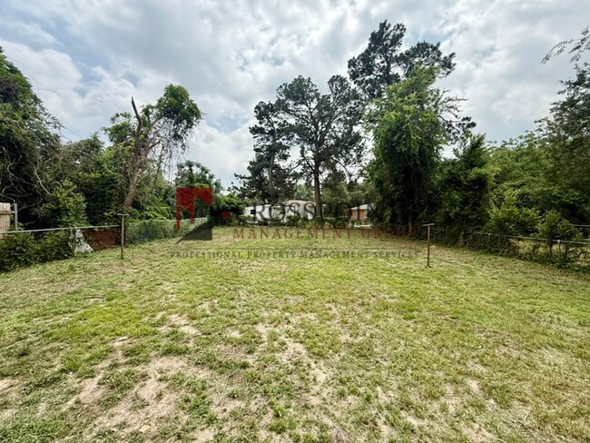 Building Photo - 1309 Lamar St