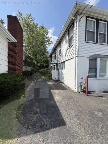Building Photo - 36 Dedham St