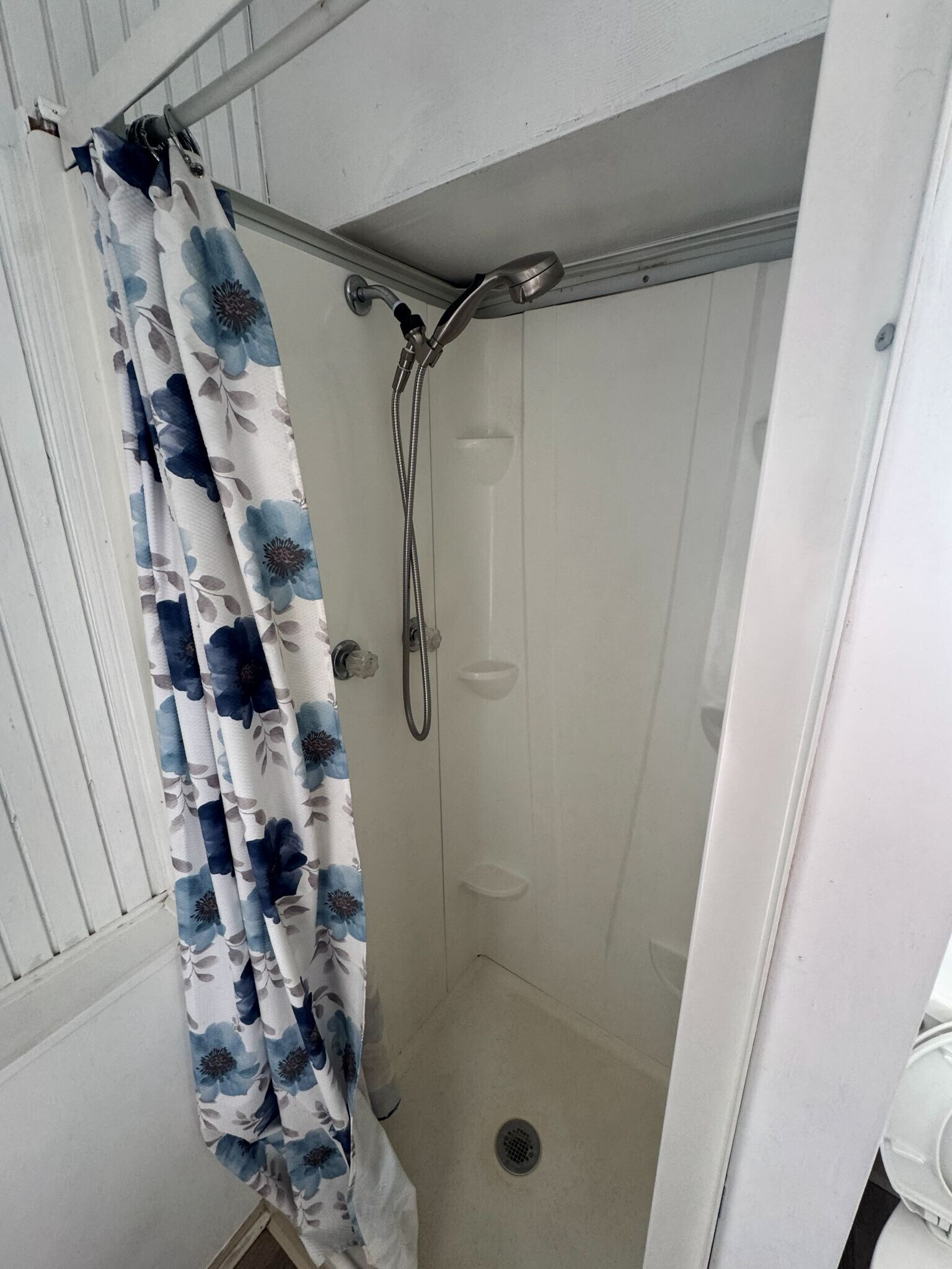 Building Photo - 160 College Ave