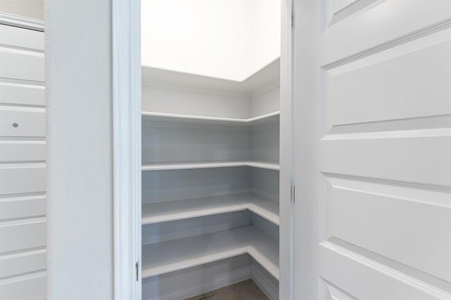 Building Photo - 313 Michaelis Dr