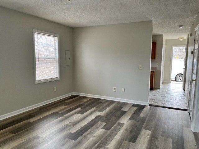Building Photo - 410 W Ward Ave