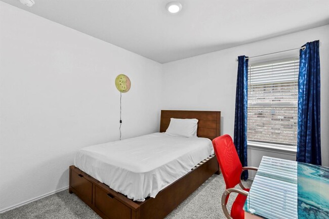 Building Photo - 13904 Great Pnes Ct