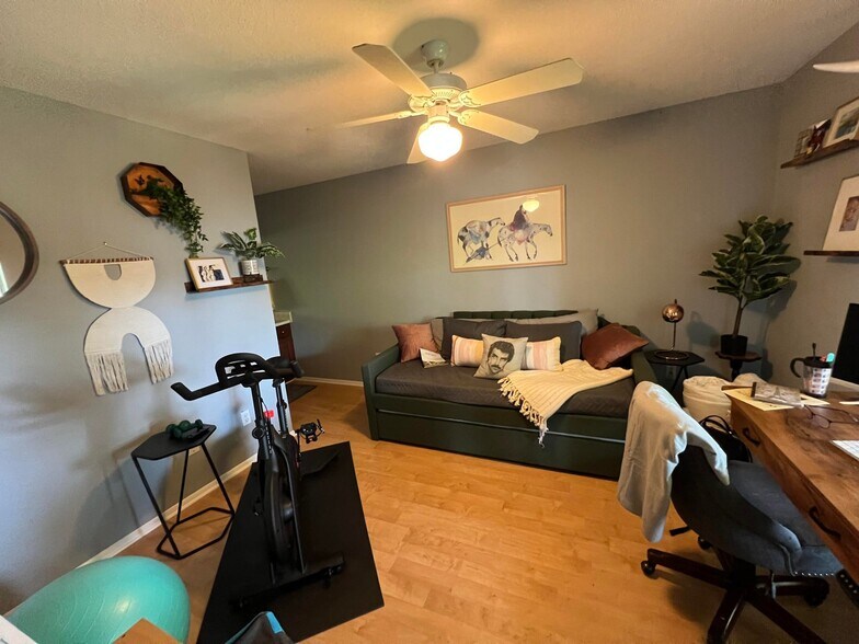 Building Photo - 1481 Center Street Ext