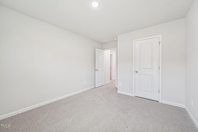 Building Photo - 721 Deschutes Dr