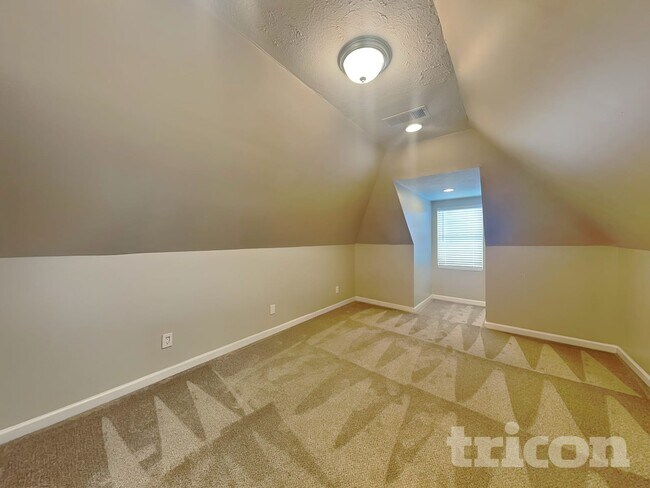 Building Photo - 266 Summer Hill Cir