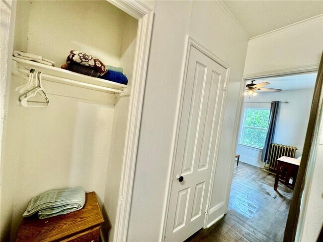 Building Photo - 1464 W Minnehaha Ave