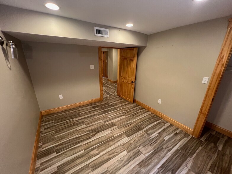 Building Photo - 152 Winchester St