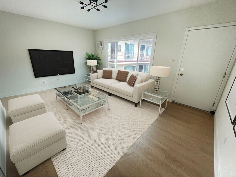 Interior Photo - 721 Edgewood / 8661 North Beach Keller LLC