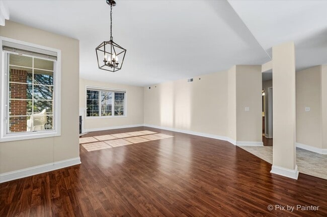 Building Photo - 543 N Hough St