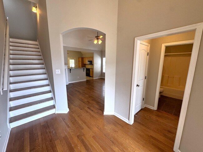 Building Photo - 10228 Morning Hill Dr