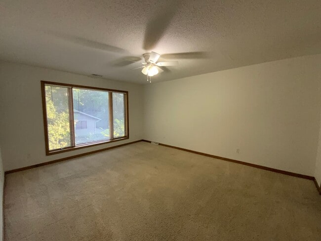 Building Photo - 203-203 Briarcrest Ct