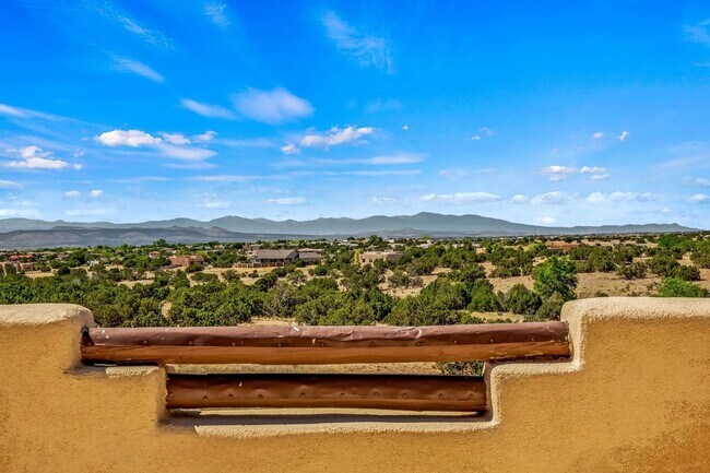 Building Photo - Beautiful Rancho Viejo Townhouse (Emory Pass)