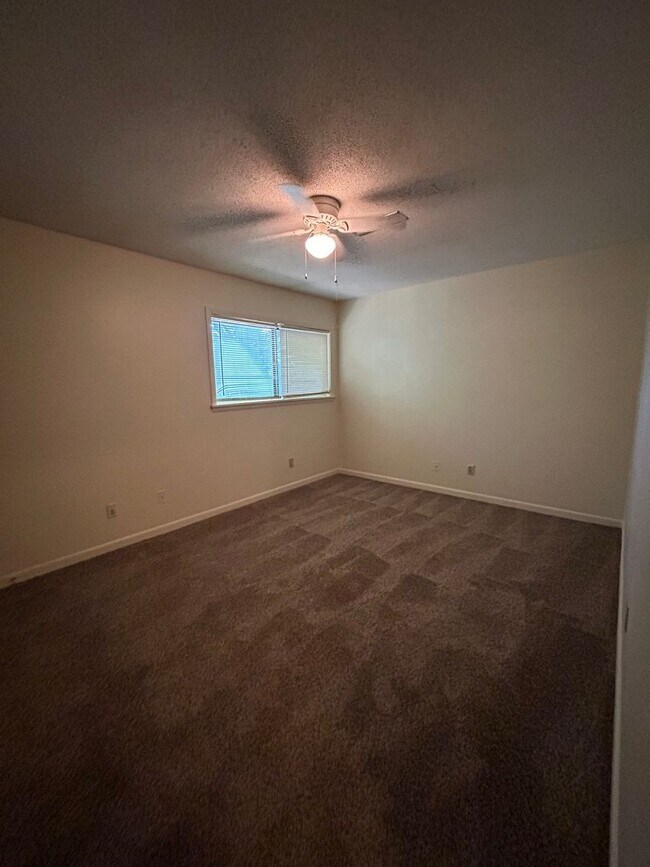 Building Photo - Anthony Circle Townhomes, Enterprise, AL