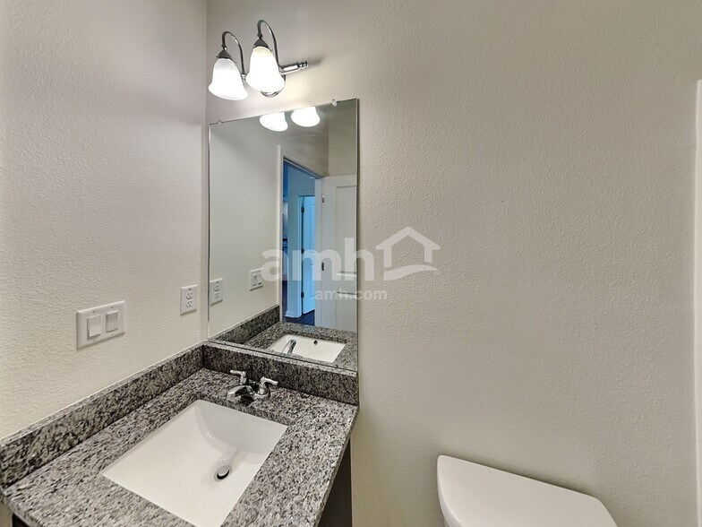 Building Photo - 8714 Layalie Way