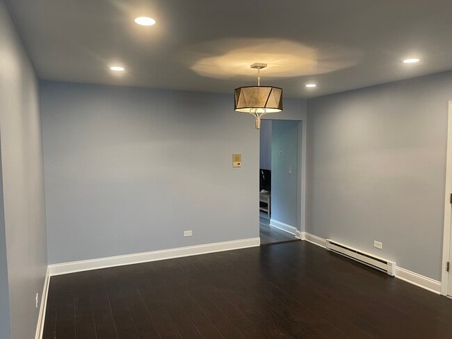 Building Photo - 397 Poplar Ave