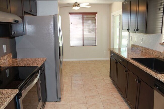 Building Photo - Awesome Mesa Location! Recker and Brown