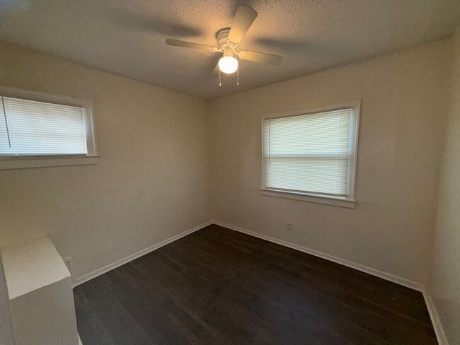 Building Photo - Open House Schedule Mon 9.1.25 @ 12:00pm, ...