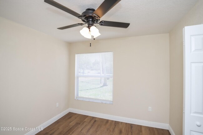 Building Photo - 1286 Hollywood Dr