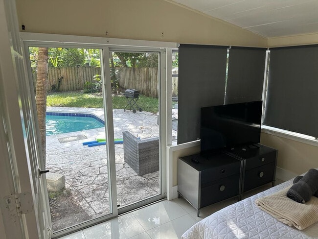 Building Photo - 370 Delaware Ave