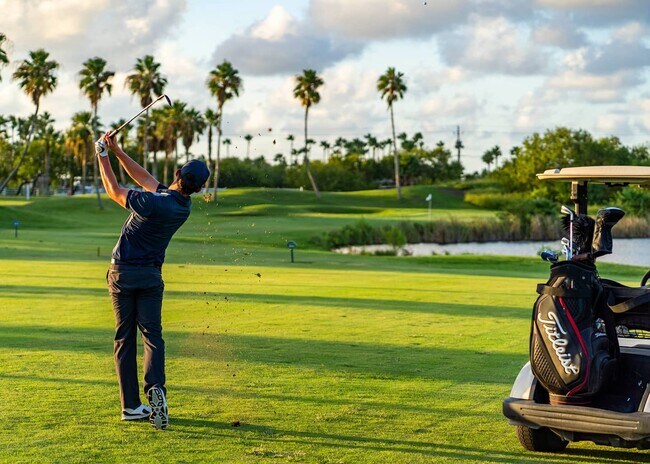 Building Photo - 2 S Bay Hill Dr