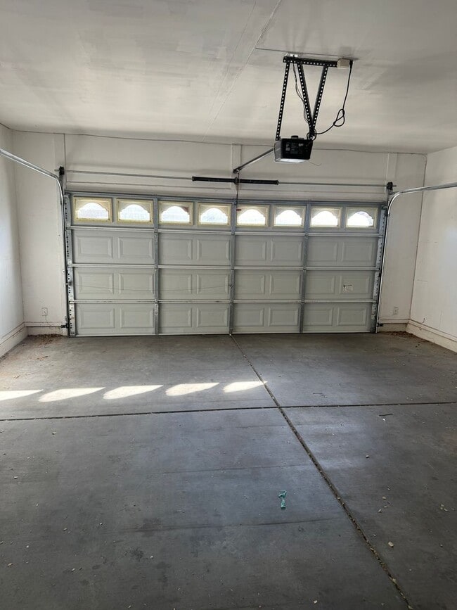 Building Photo - 4 bedroom in Sun Groves in Chandler