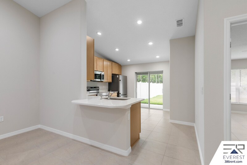 Building Photo - 14 Llovera Pl