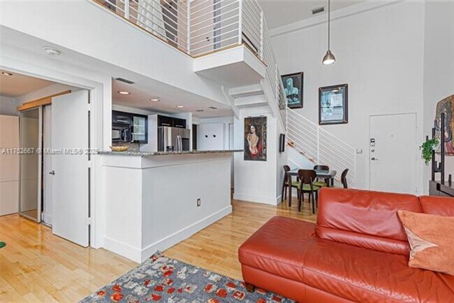 Building Photo - 7728 Collins Ave