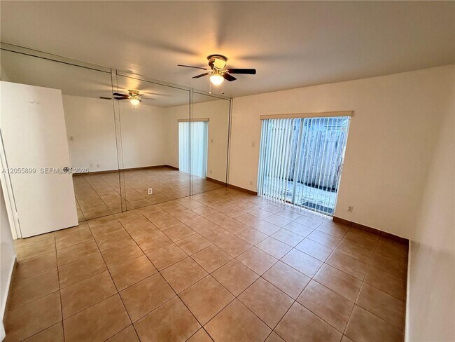 Building Photo - 1502 N 57th Terrace