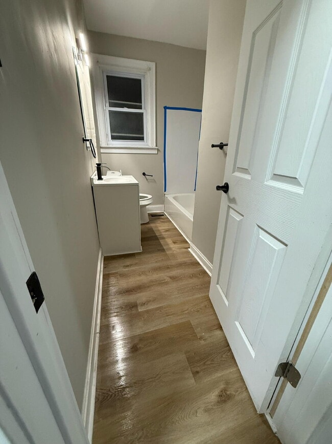 Building Photo - Bright & Cozy 3-Bed Duplex for Rent in Detroit