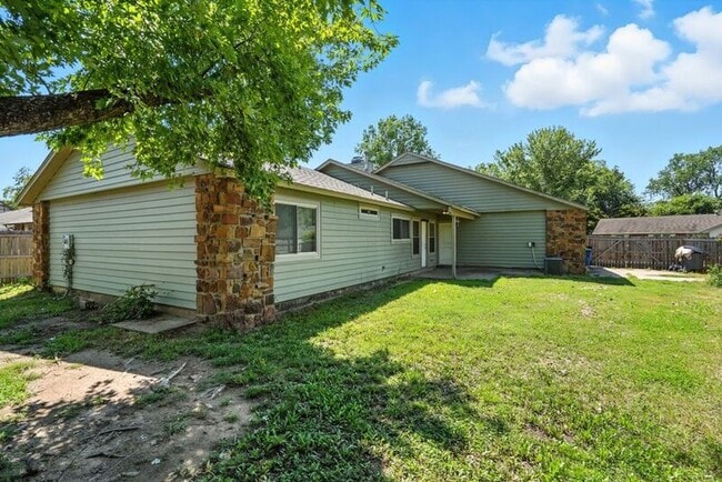 Building Photo - 2929 S 138th E Pl