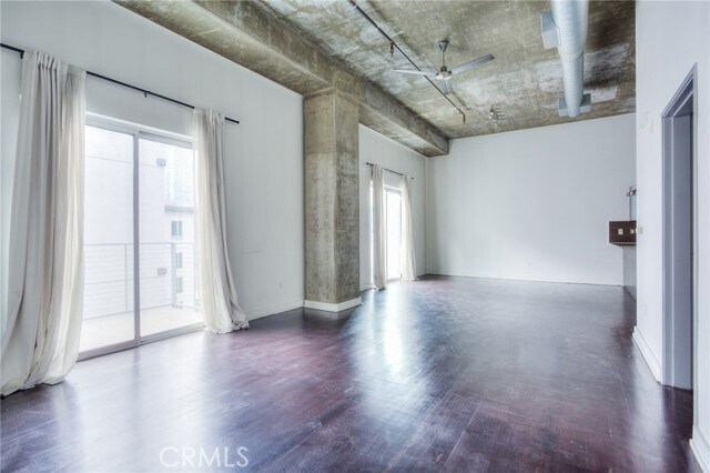 Building Photo - 645 W 9th St