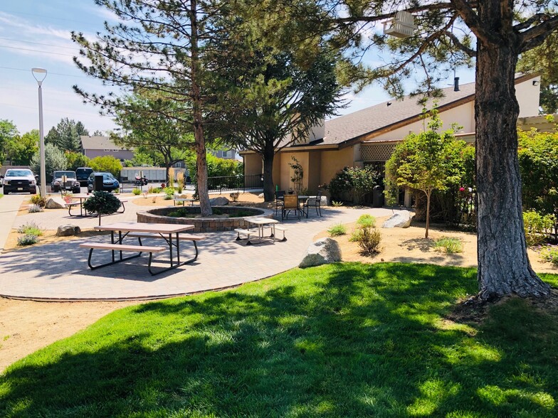 New Picnic Area Behind Pool - Carson Catalina Apartments