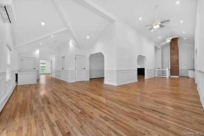 Building Photo - 125 Horseshoe Rd