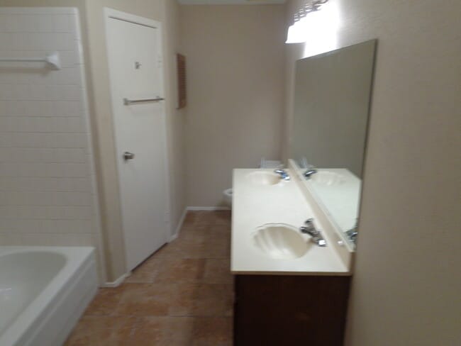 Building Photo - Affordable Duplex
