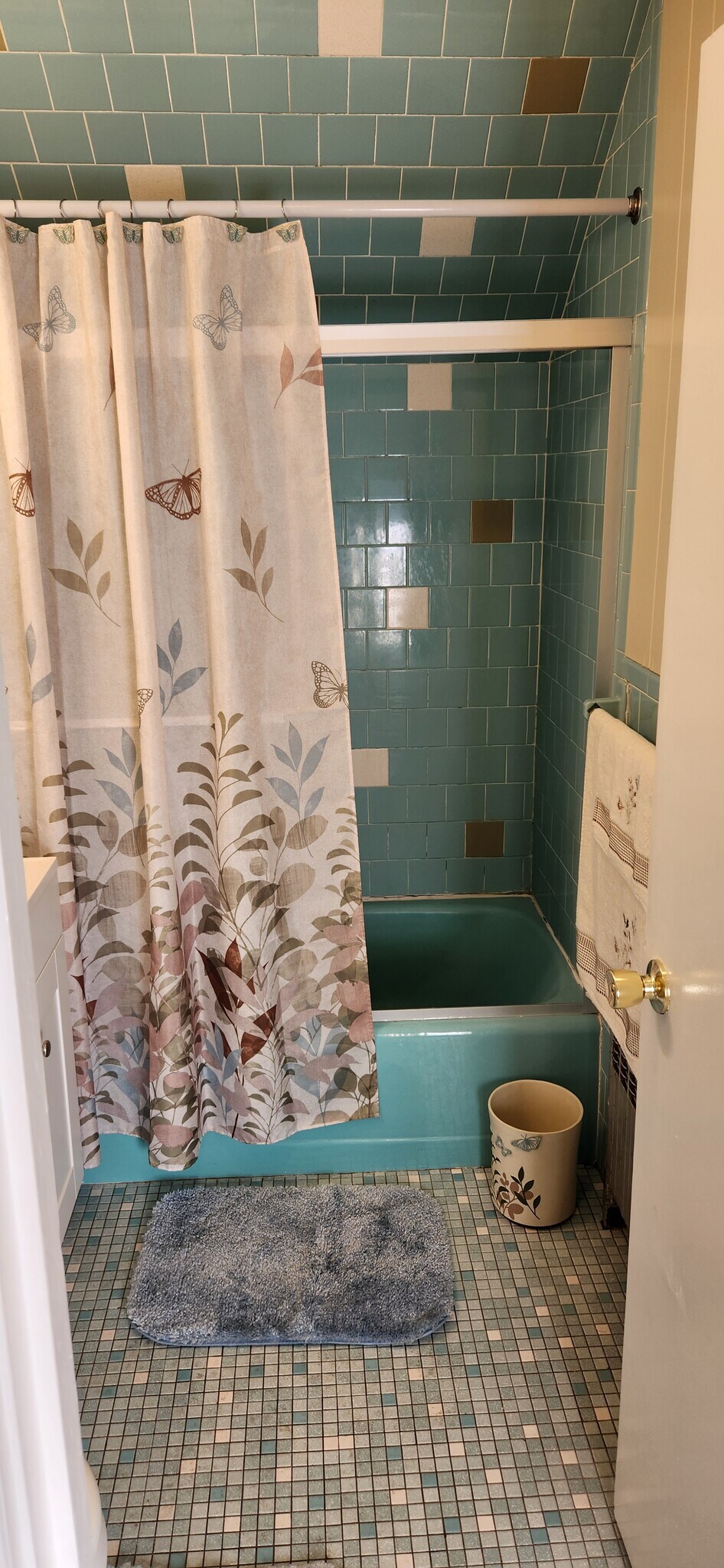 Building Photo - 1320 Cranston St