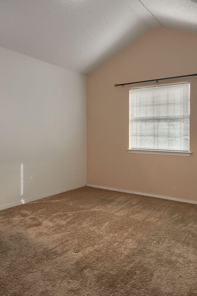 Building Photo - 401 Santorini Ct