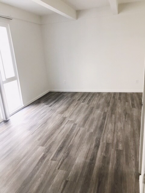 Building Photo - 440 S Oxford Ave