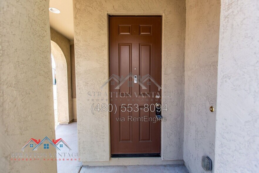 Building Photo - 5456 W Fulton St