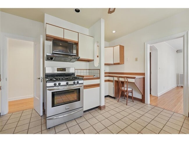 Building Photo - 1721 Humboldt Ave S