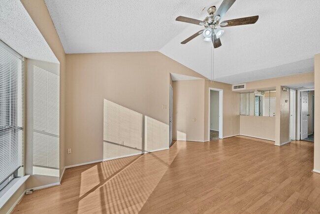 Building Photo - 6701 Sands Point Dr