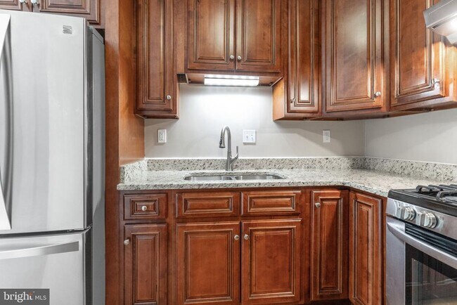 Building Photo - 4413 Romlon St