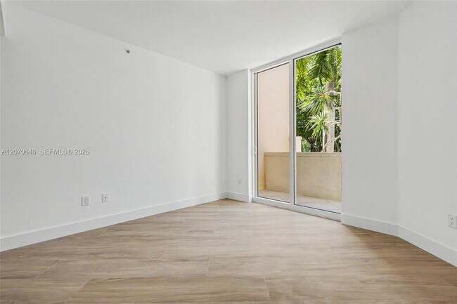 Building Photo - 731 Crandon Blvd