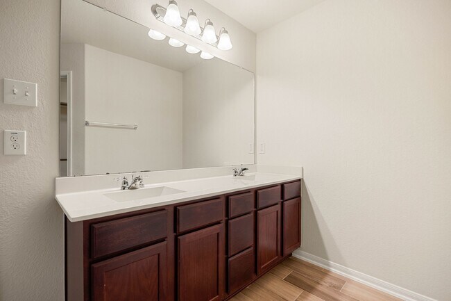 Building Photo - 32659 Timber Point Dr